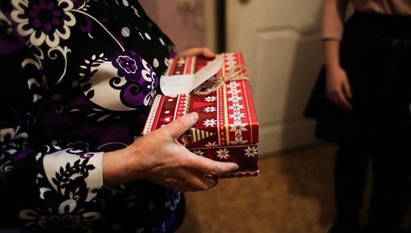 Томичи могут передать подарки для подопечных домов престарелых