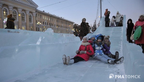 Мэрия усилила контроль за безопасностью в ледовых городках Томска