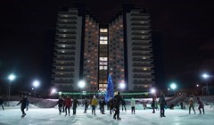 Самый большой в Сибири: как выглядит каток на озере в центре Томска