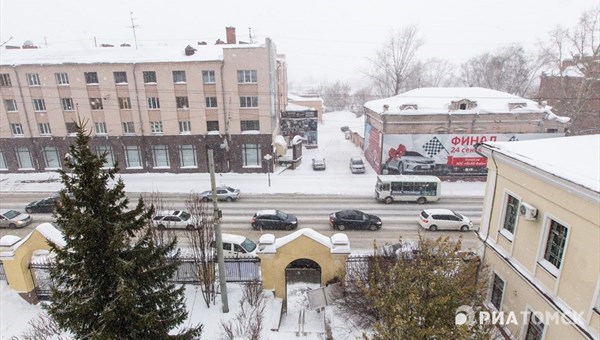 Прохладная погода и небольшой снег ожидаются в среду в Томске