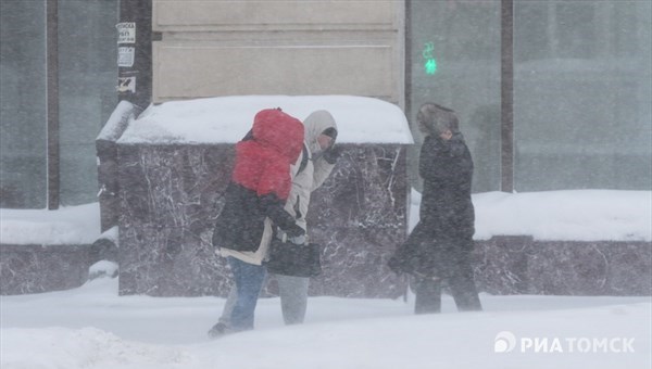 Плюсовая температура, снег и ветер ожидают томичей в пятницу