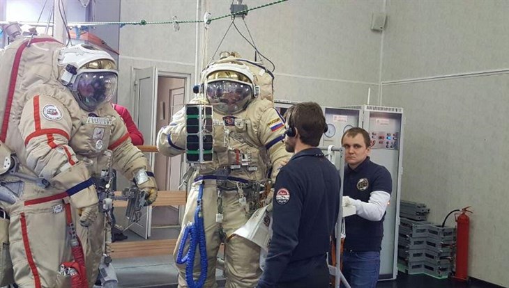Все готово: космонавты тестируют спутник ТПУ для запуска в космос