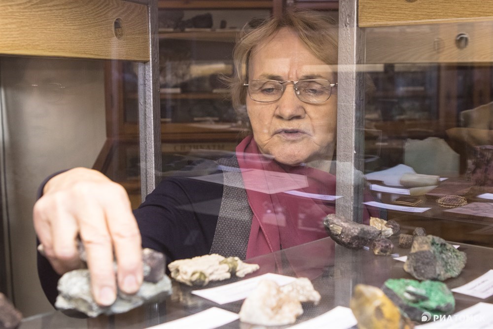 По словам заведующей музеем минералогии Томского госуниверситета (ТГУ) Валентины Свешниковой, у каждого минерала свои особенности. И даже если в составе разных камней есть одни и те же вещества, они могут обладать очень разными свойствами.