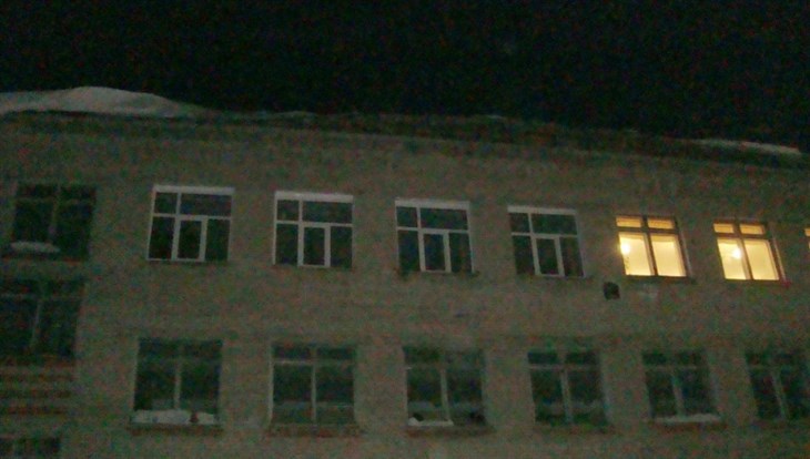 Крыша школы частично обрушилась в селе Богашево под Томском