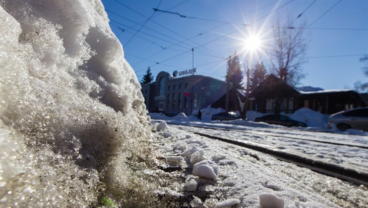 Небольшой мокрый снег ожидается в Томске в воскресенье днем
