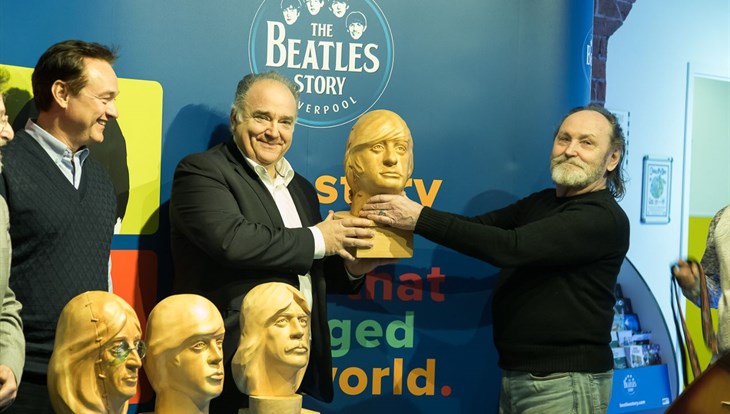 Томский скульптор Усов подарил музею в Ливерпуле бюсты The Beatles