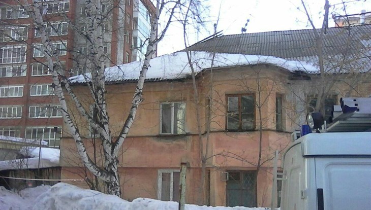 Кровля частично обрушилась в жилом доме в Советском районе Томска
