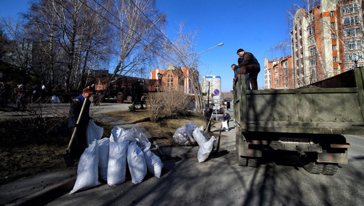 Томичи собрали почти 2,5 тыс тонн мусора на районном субботнике