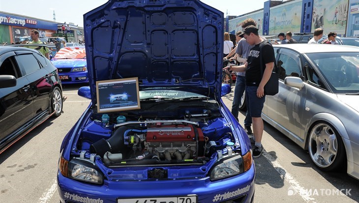 Рев и драйв: автомобили и их владельцы на Tuning party–2017 в Томске