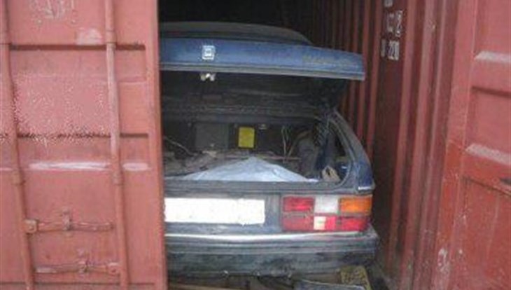 Томич подозревается в краже гаража и контейнера с автомобилем Volvo