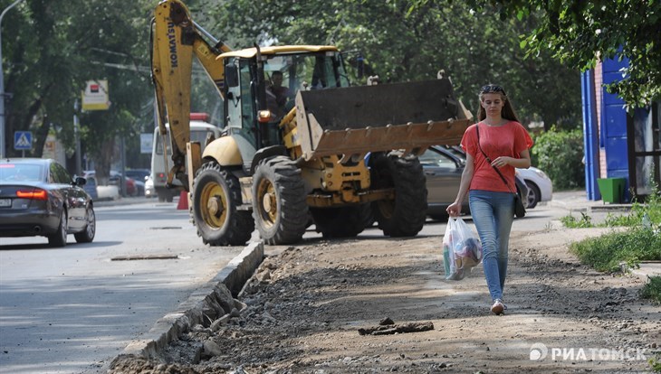 Власти Томска определили подрядчиков на ремонт городских дорог в 2019г