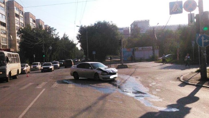 Двое пострадали при столкновении Mitsubishi и Subaru на Лазо в Томске
