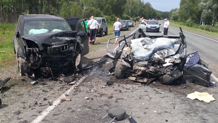 Водитель ВАЗа, столкнувшегося с Toyota, погиб на трассе под Томском