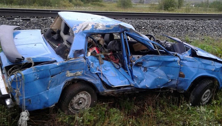 Водитель ВАЗа погибла после столкновения с поездом в Томской области