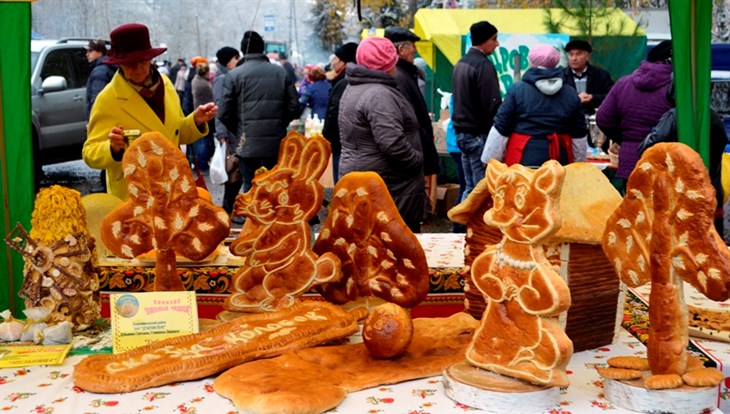Дегустации и обряды ждут томичей на Празднике хлеба в Кожевникове