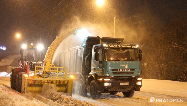 Мэрия Томска привлечет ГИБДД для эвакуации мешающих уборке снега машин