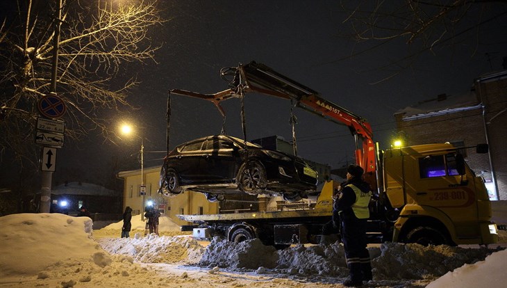 Мэрия и ГИБДД начали эвакуировать авто томичей, мешающие уборке снега