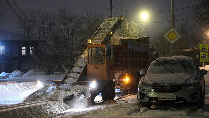 Мэрия Томска просит не парковаться вдоль улиц, это мешает уборке снега