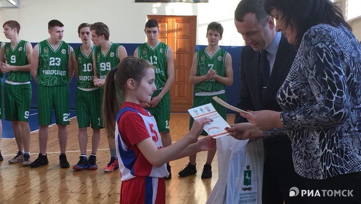 Двадцать юных спортсменов Томска дали во вторник клятву баскетболиста