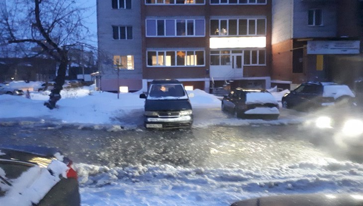 Жители 12 домов Томска остались без холодной воды из-за аварии