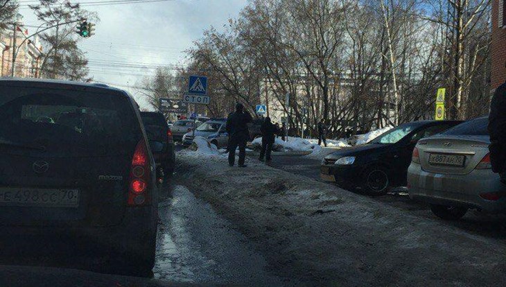 Полиция оцепила офис Сбербанка в Томске из-за сообщения о бомбе