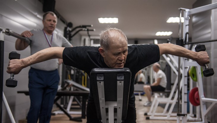Сила возраста: как томские мужчины 60+ взялись за железо