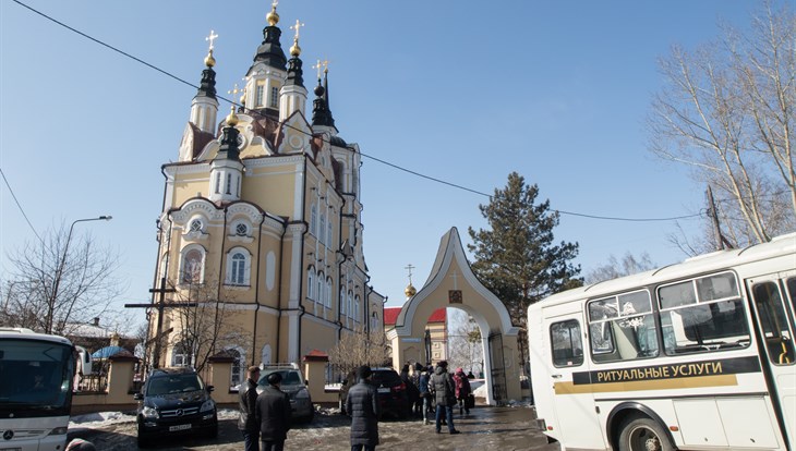Сотни людей простились с детьми из Томска, погибшими в кемеровском ТРЦ