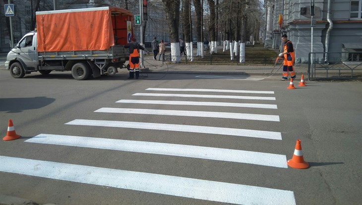 Светящаяся разметка с шариками из стекла появится на дорогах Томска