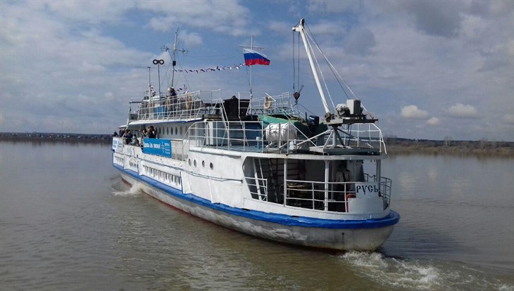 Плавучая поликлиника вернулась с севера Томской области