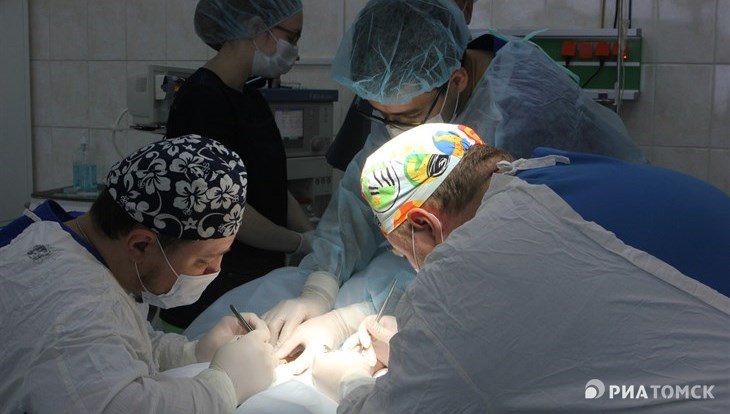 Шестой палец по наследству: как томские хирурги правят ошибки природы