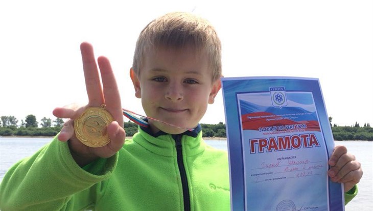 Шестилетний томич за час преодолел заплыв на 2,3 км по Томи в Северске