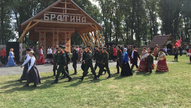 Казачий фестиваль Братина открылся в томском Кривошеине в субботу