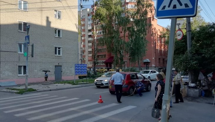 Иномарка сбила 7-летнюю девочку на зебре на улице Киевской в Томске