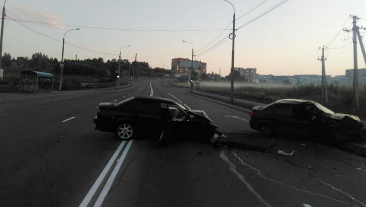 Шесть человек пострадали в ДТП на встречке на улице Клюева в Томске
