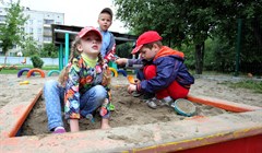 Малоимущие семьи Томской области начали получать новые детские