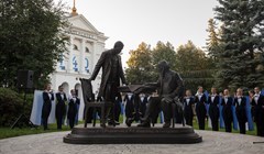 Памятник Менделееву и Флоринскому открыли в роще ТГУ