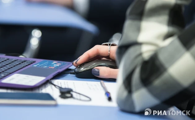 Томские работодатели разместили 15 вакансий тренеров для ИИ в 2025г