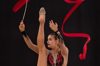 Танцы на ковре: гимнастки из 24 регионов участвуют в томском турнире