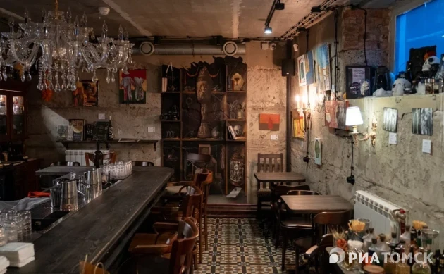 В Томске умеют пить: кто такие имбайберы и почему закрываются клубы